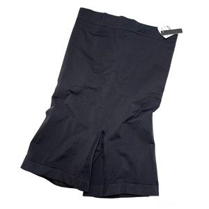 SKIMS High Waisted Bonded Short With Open Gusset NEW In Logo Pouch Size XL